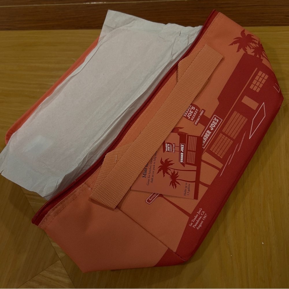 NWT Trader Joe's Orange and Red Mini Insulated Bag - Picture 2 of 5